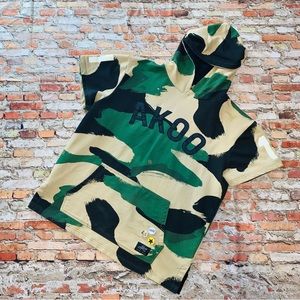 Men’s Akoo hooded tee